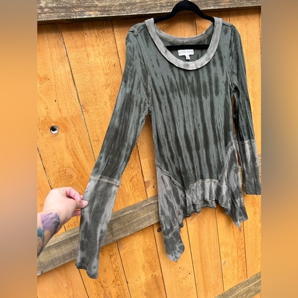 Knox Rose Womens Shark Bite Top Size Small Long Sleeve Green Tie dyed Grunge - Picture 13 of 13